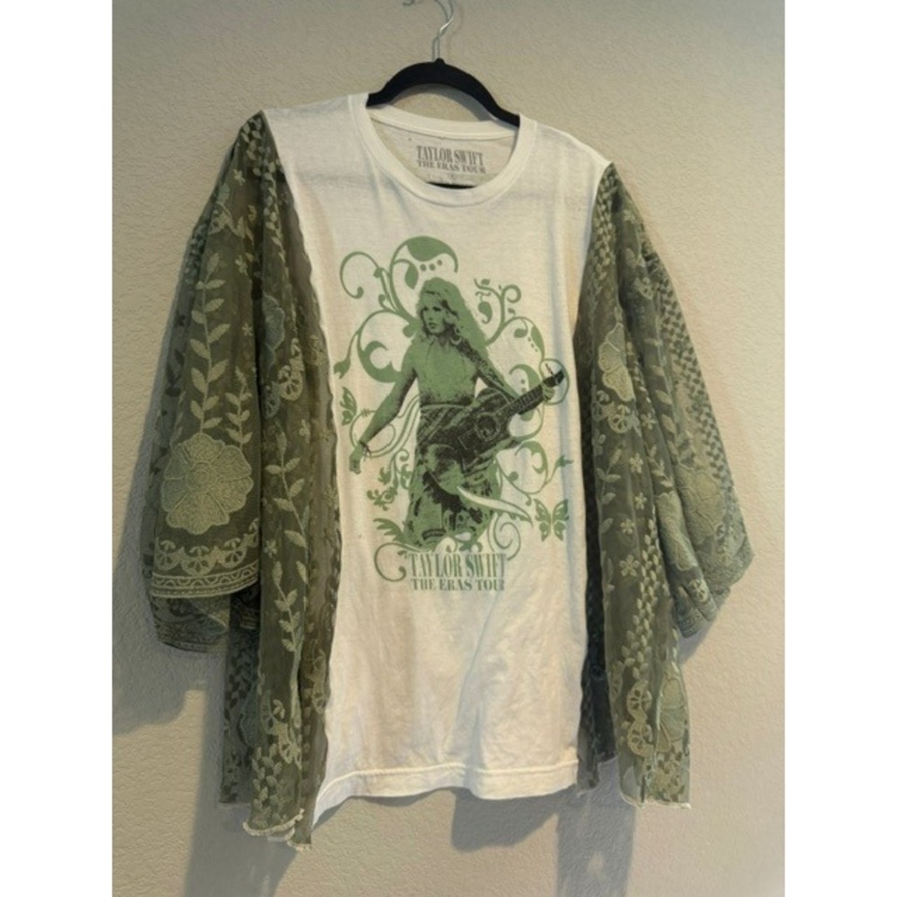 Taylor Swift The Eras Tour Green Upcycled OOAK Lace Sleeve Graphic ee Shirt O/S